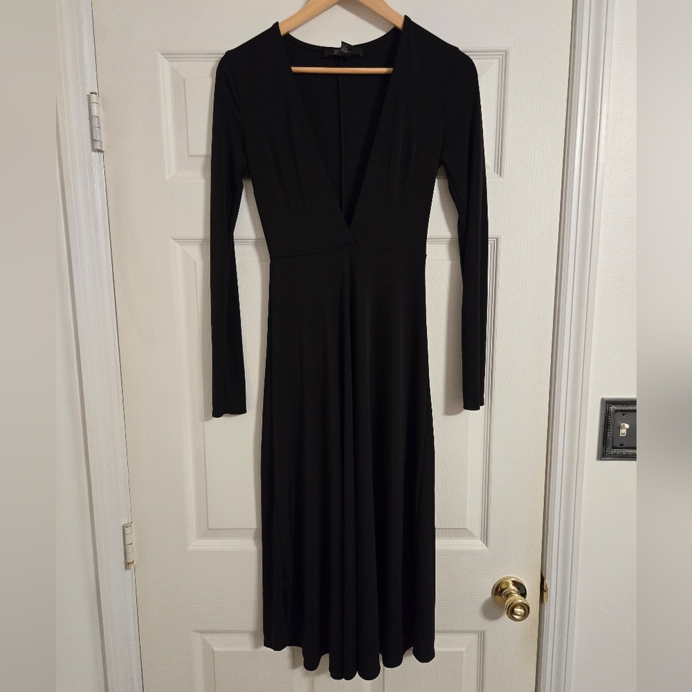 Forever 21 Contempory Black ballet V neck dress size small